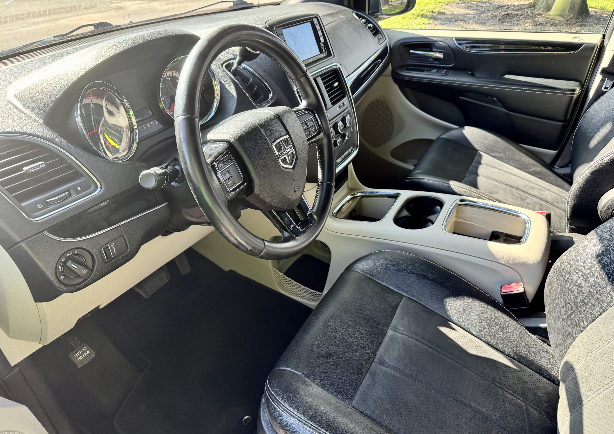 
								2019 DODGE GRAND CARAVAN SXT full									