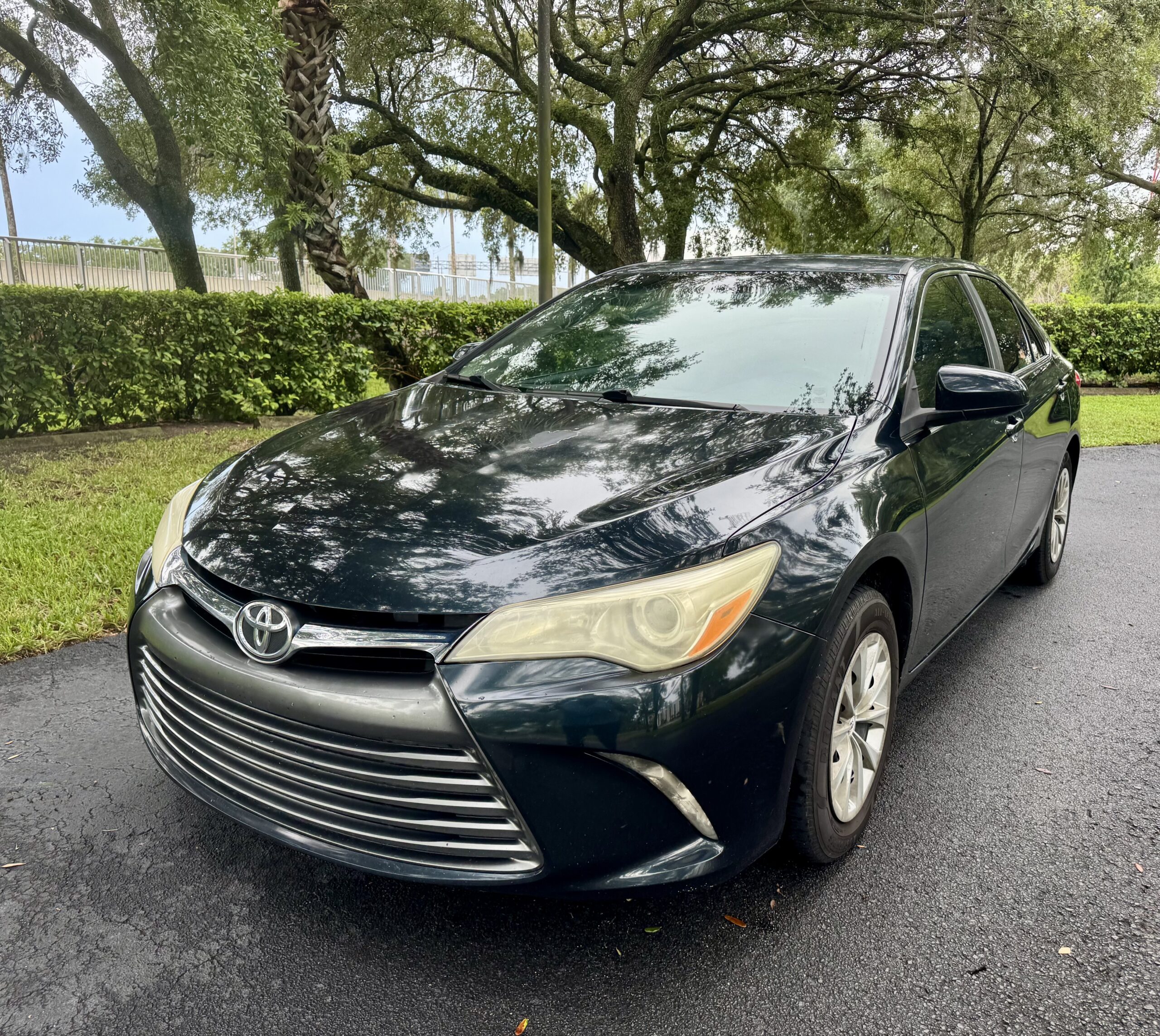 
								2017 Toyota Camry LE full									
