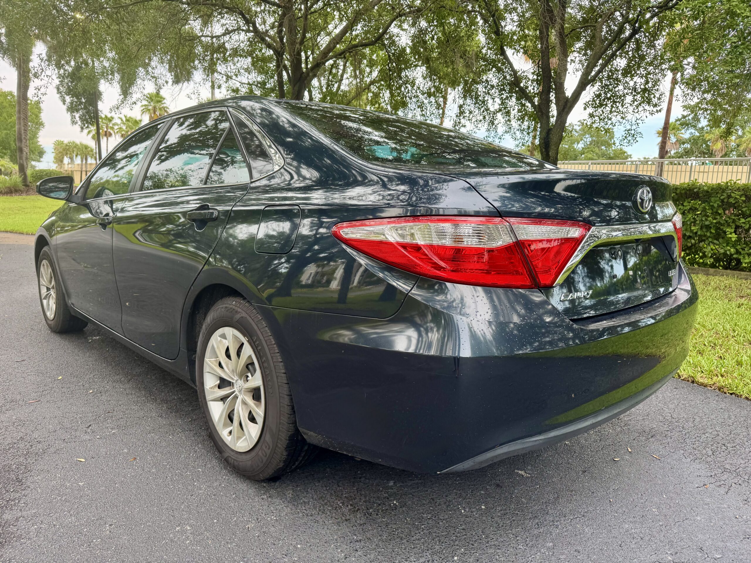 
								2017 Toyota Camry LE full									