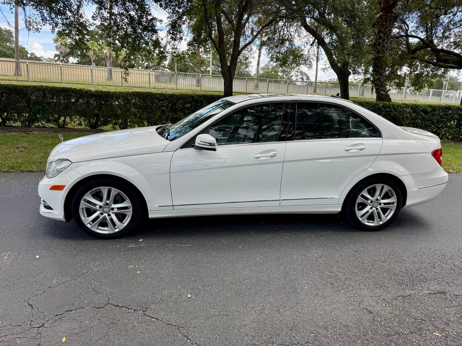 
								2014 MERCEDES C300 SPORT 4MATIC full									